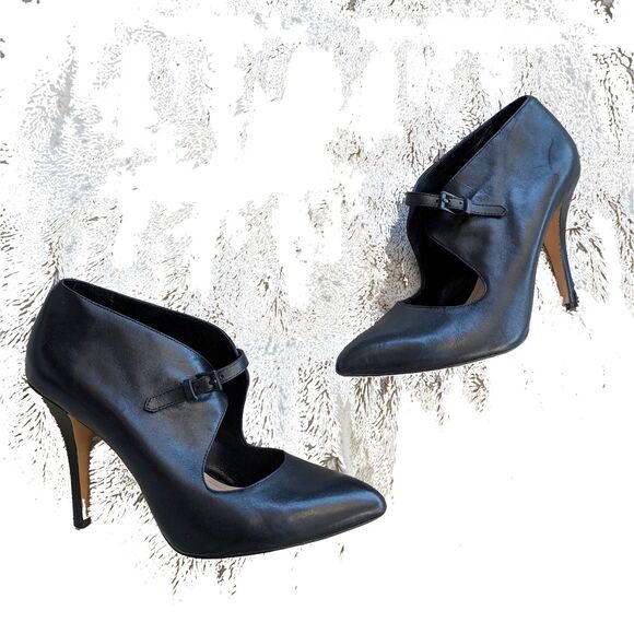 Pour La Victoire Ziegler Pointy Italian Leather Buckled Stiletto Blk Bootie Sz 8 - Picture 1 of 16